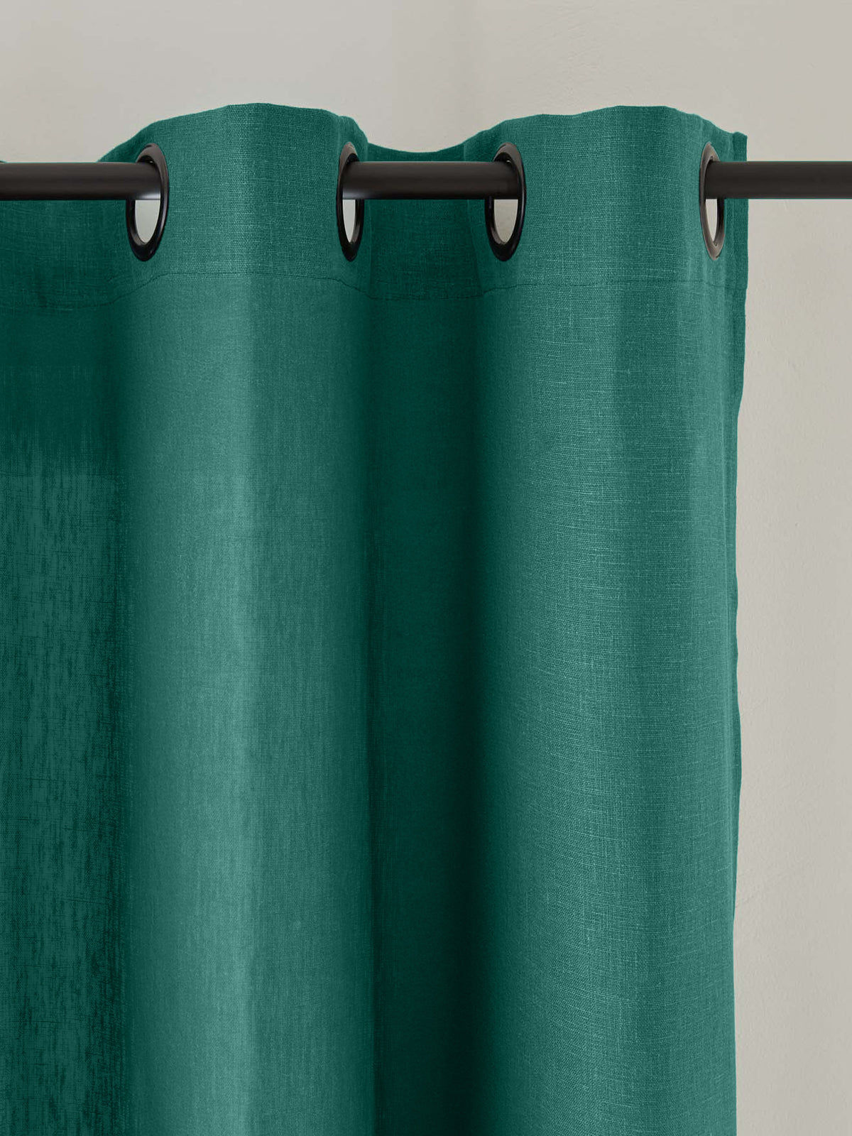 Linen curtain with grommets