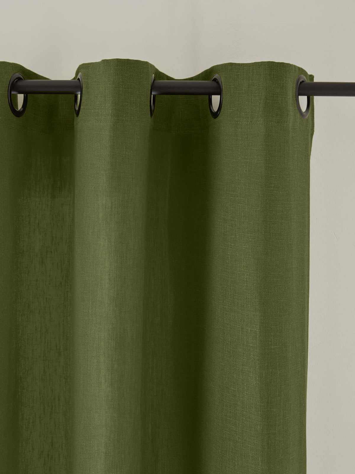 Linen curtain with grommets