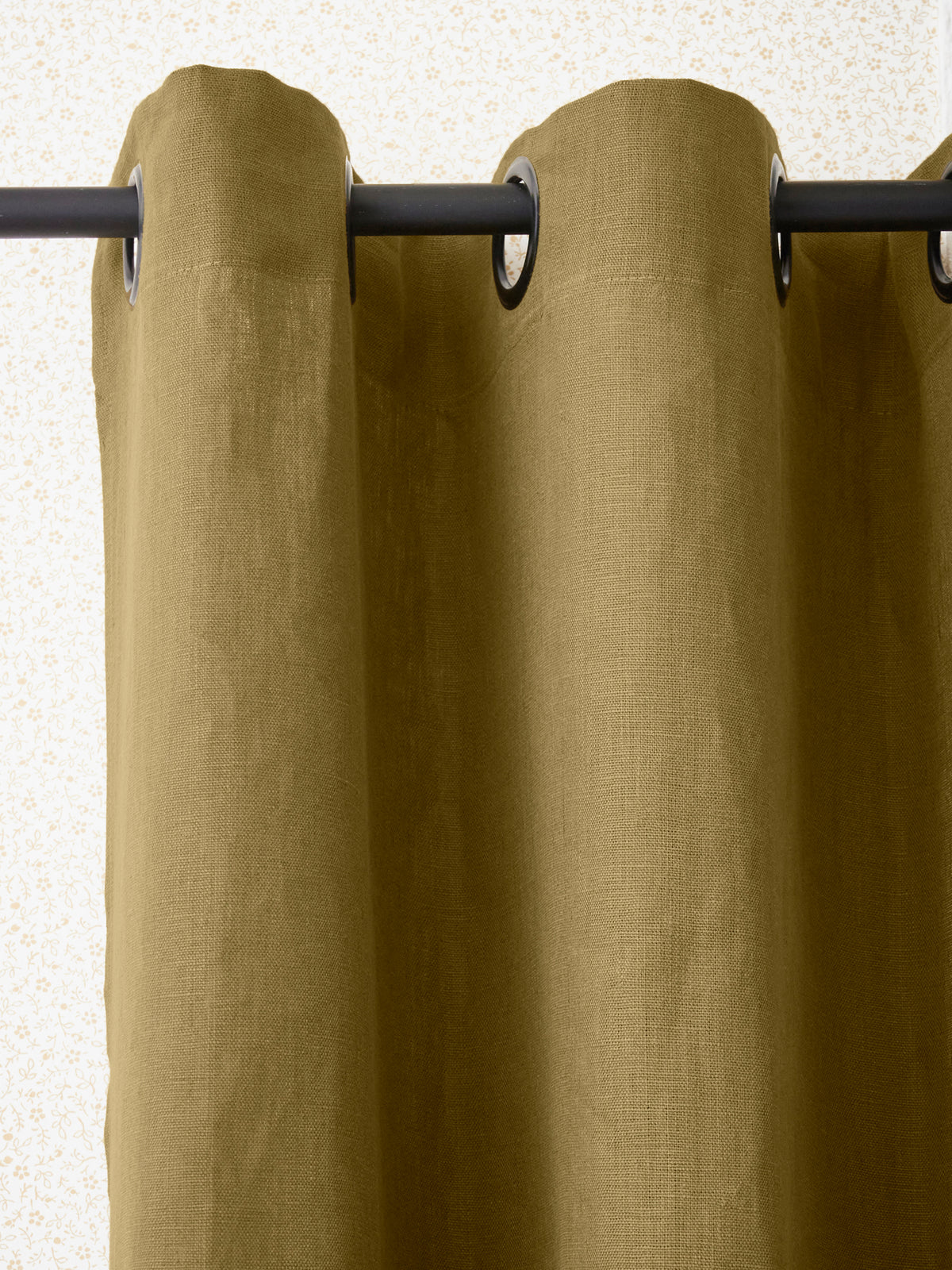 Linen curtain with grommets