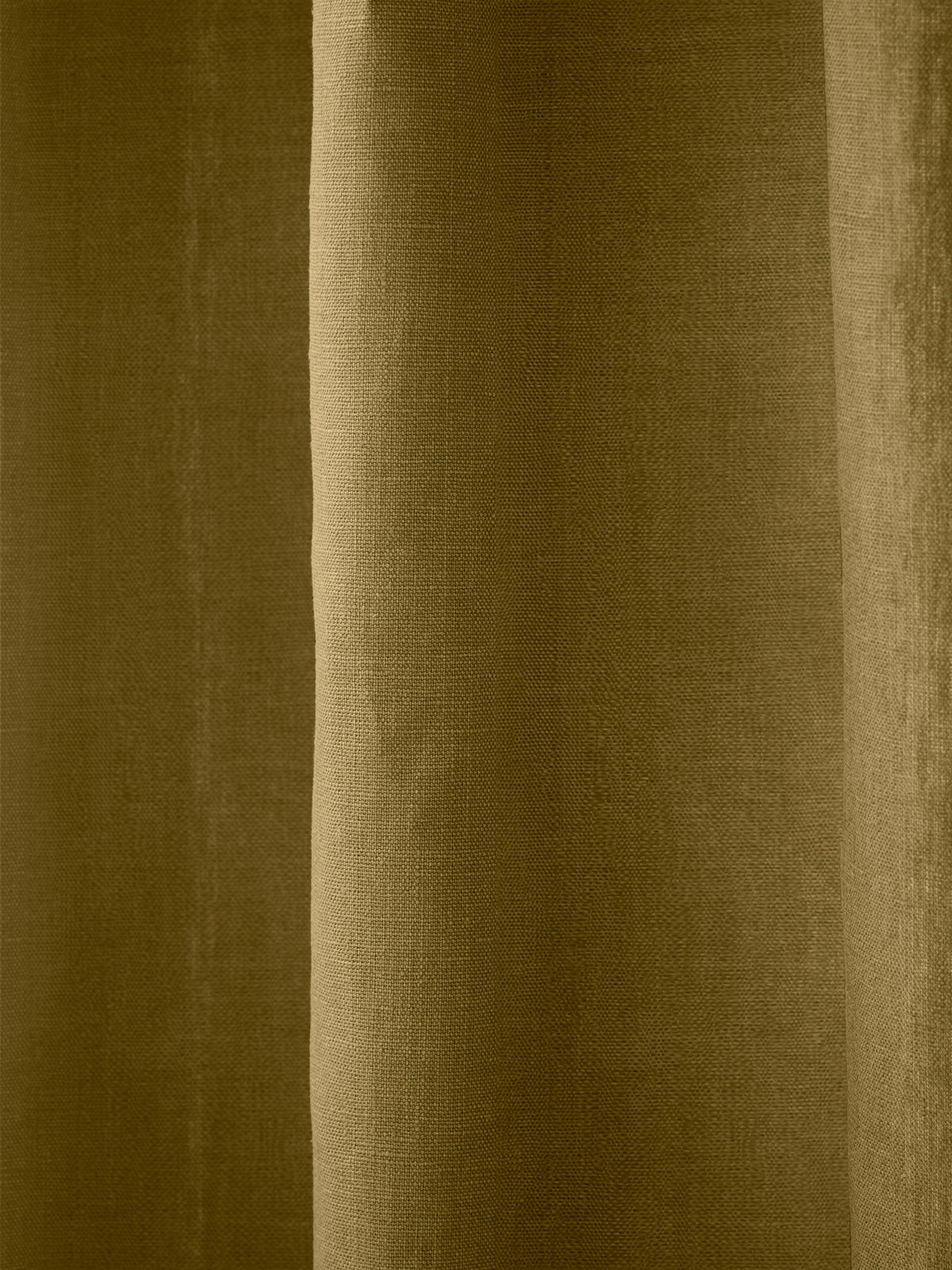 Linen curtain with grommets
