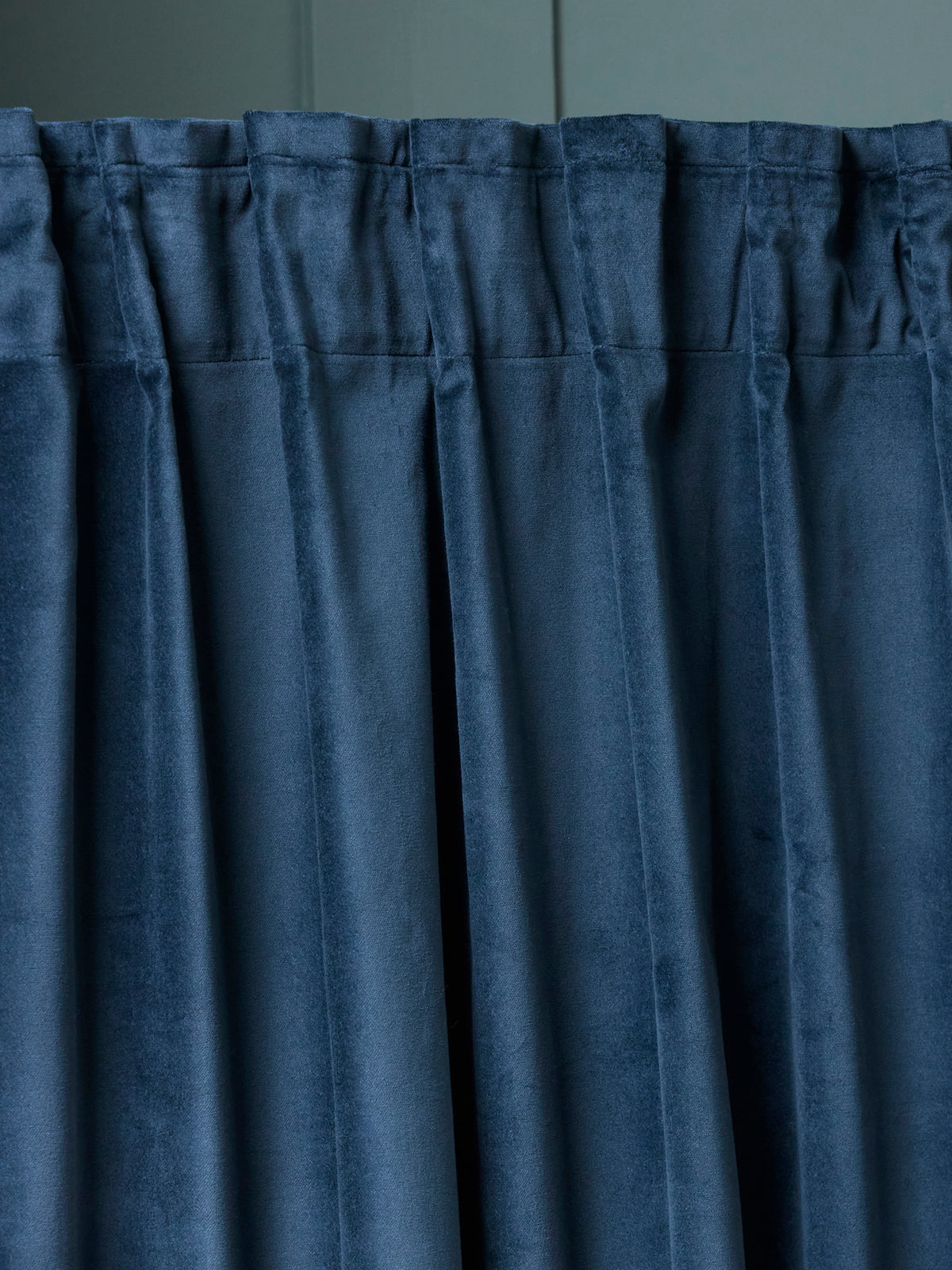 Shorn velvet curtain with ruched header