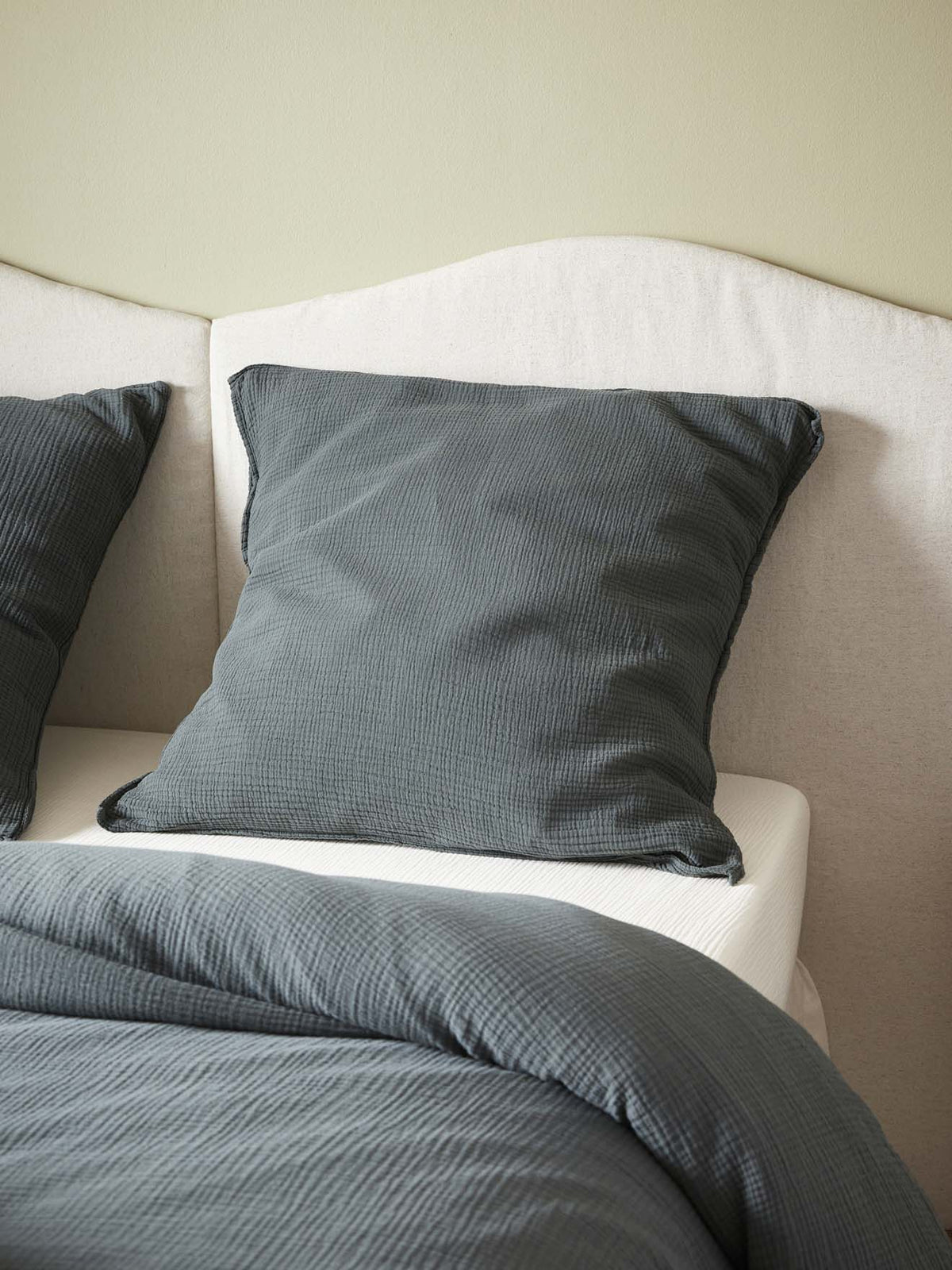 Waffled cheesecloth pillowcase
