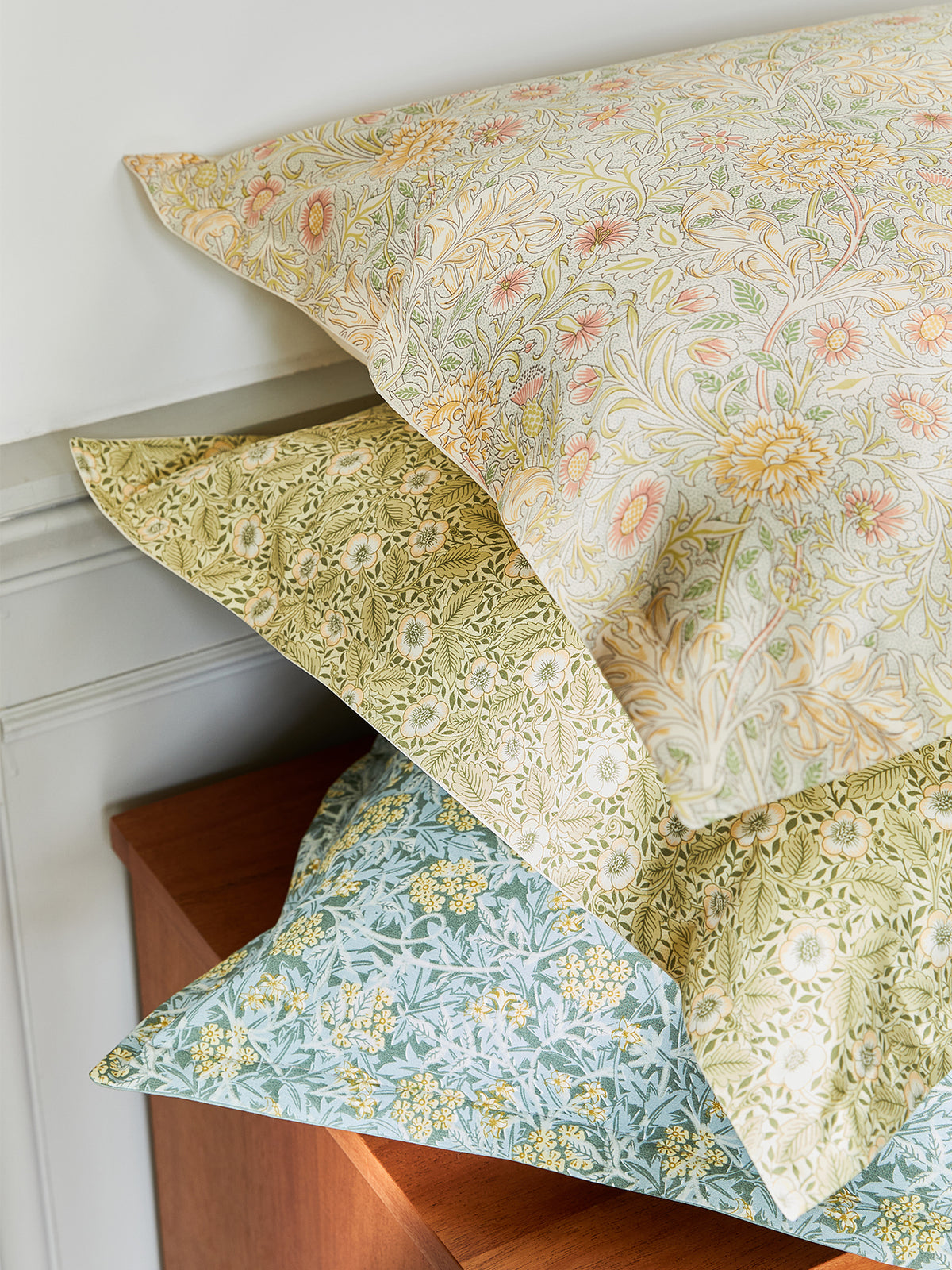 Double Bough pillowcase - William Morris Design