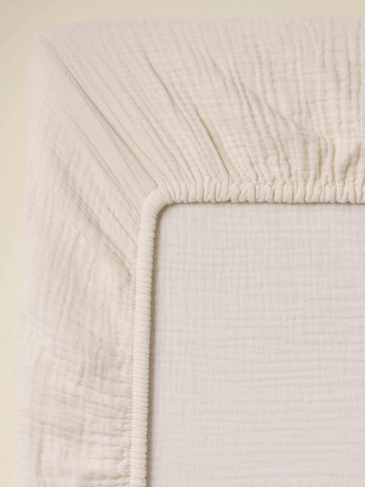 Cotton gauze fitted sheet