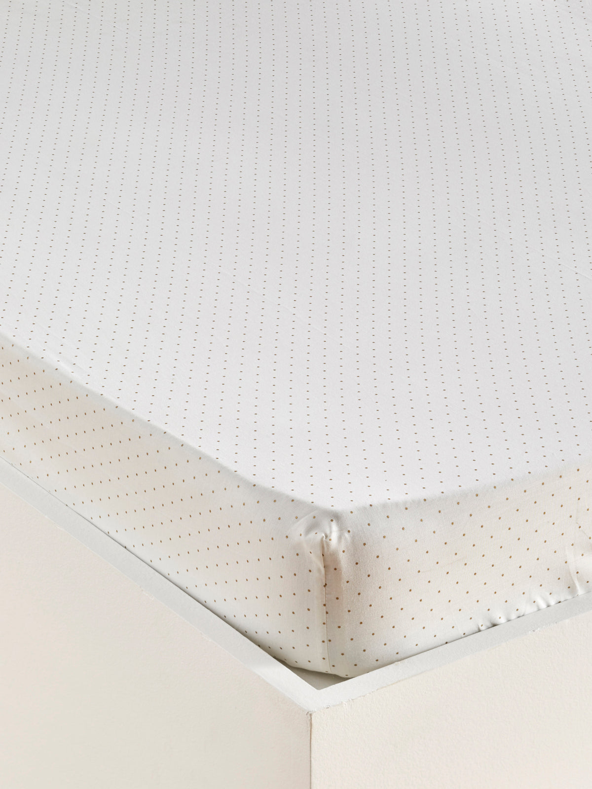 Dotted cotton percale fitted sheet