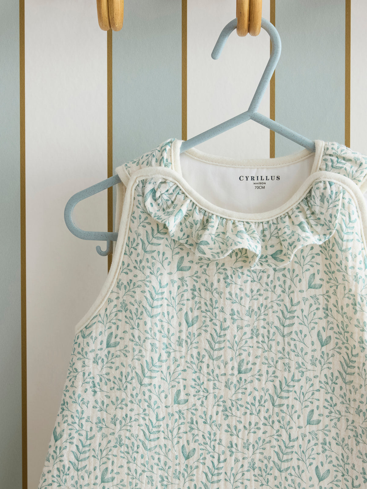 Sleepsack with a frilly neckline in organic cotton gauze - TOG 3