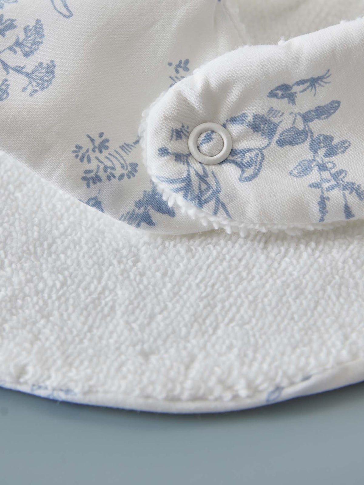 Organic cotton percale bib