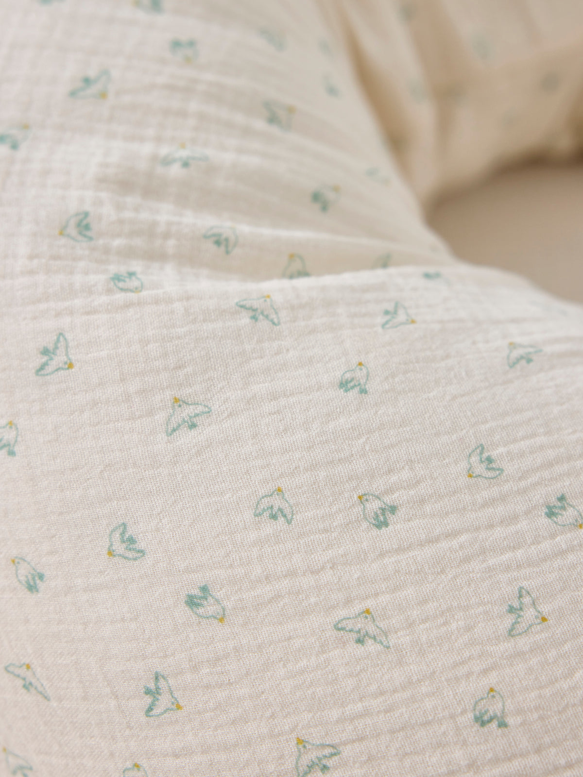 Swallow-print cotton gauze nursing pillow