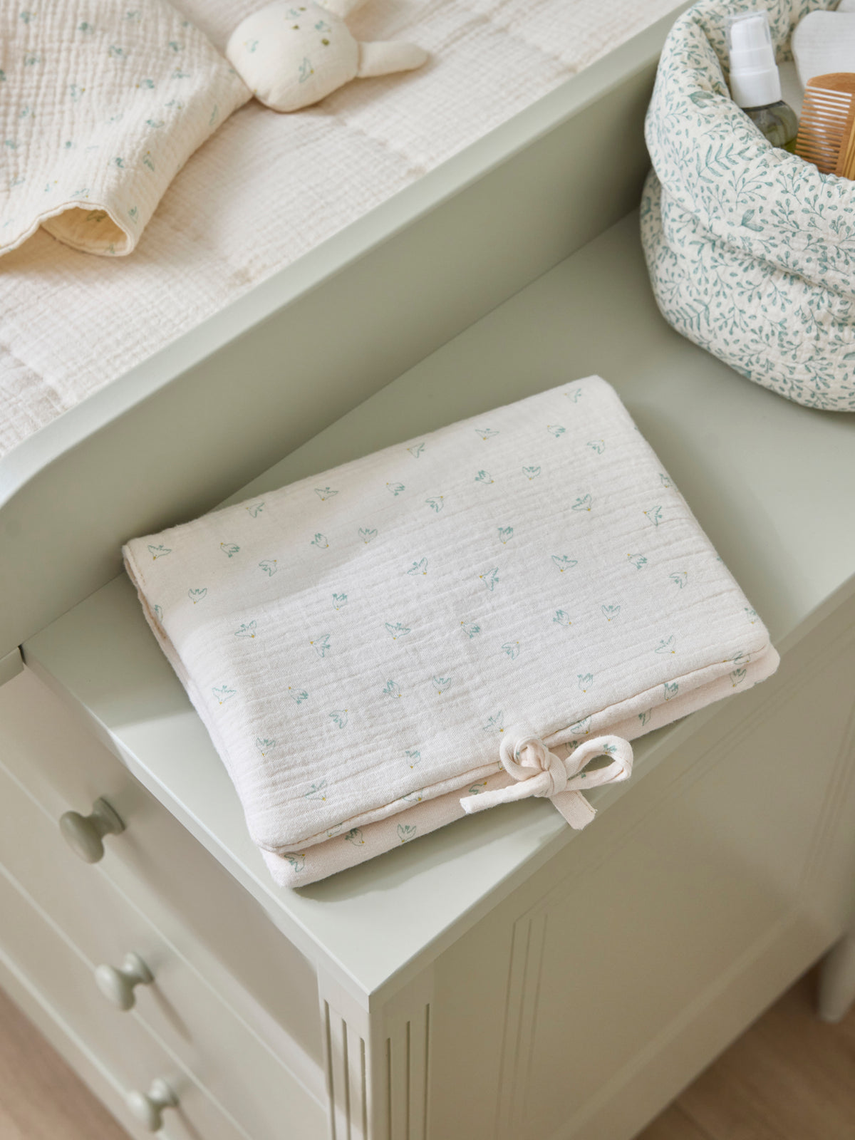 Housse pour carnet de santé en gaze hirondelles