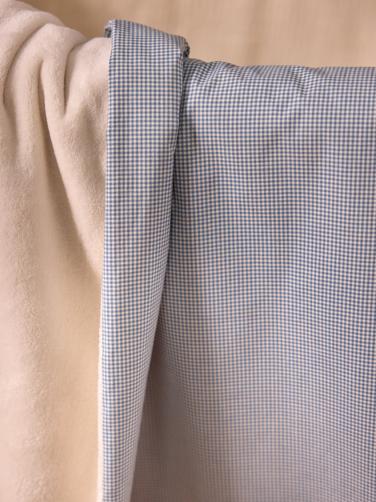 Baby's gingham and microfleece blanket