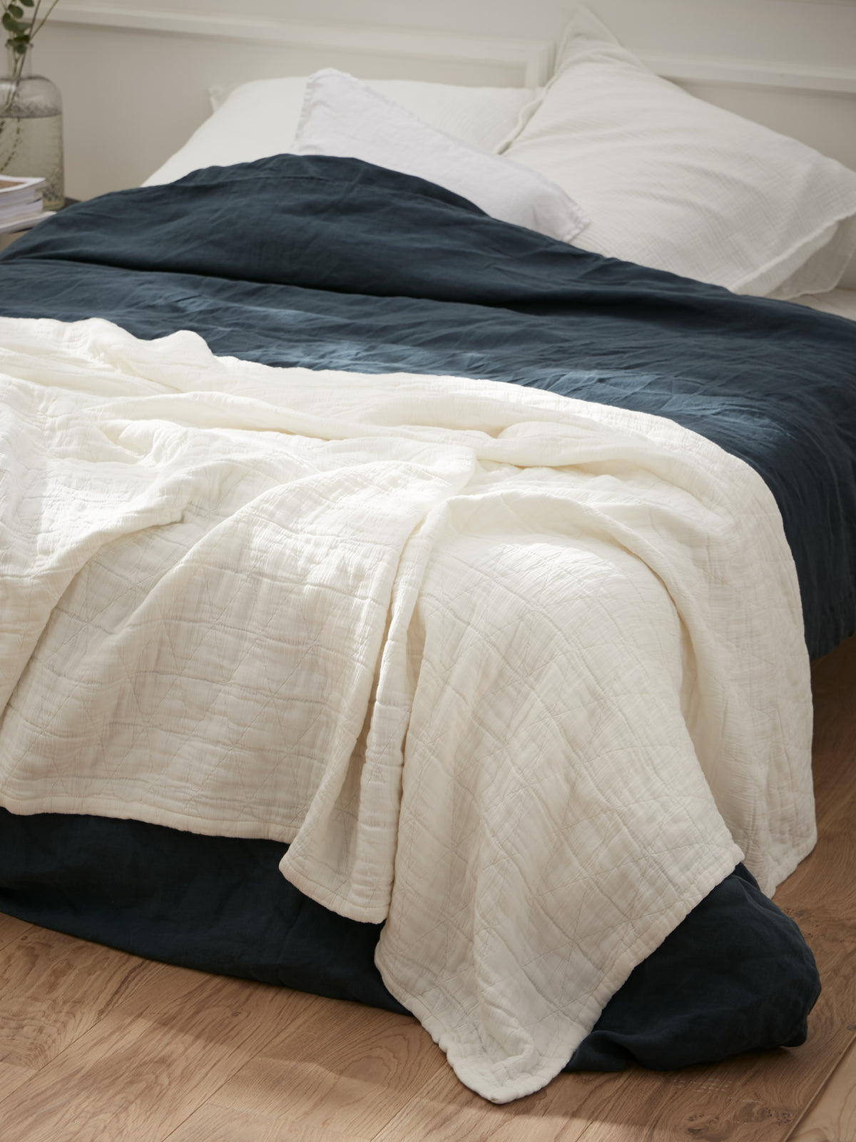 Cotton piqué bedspread