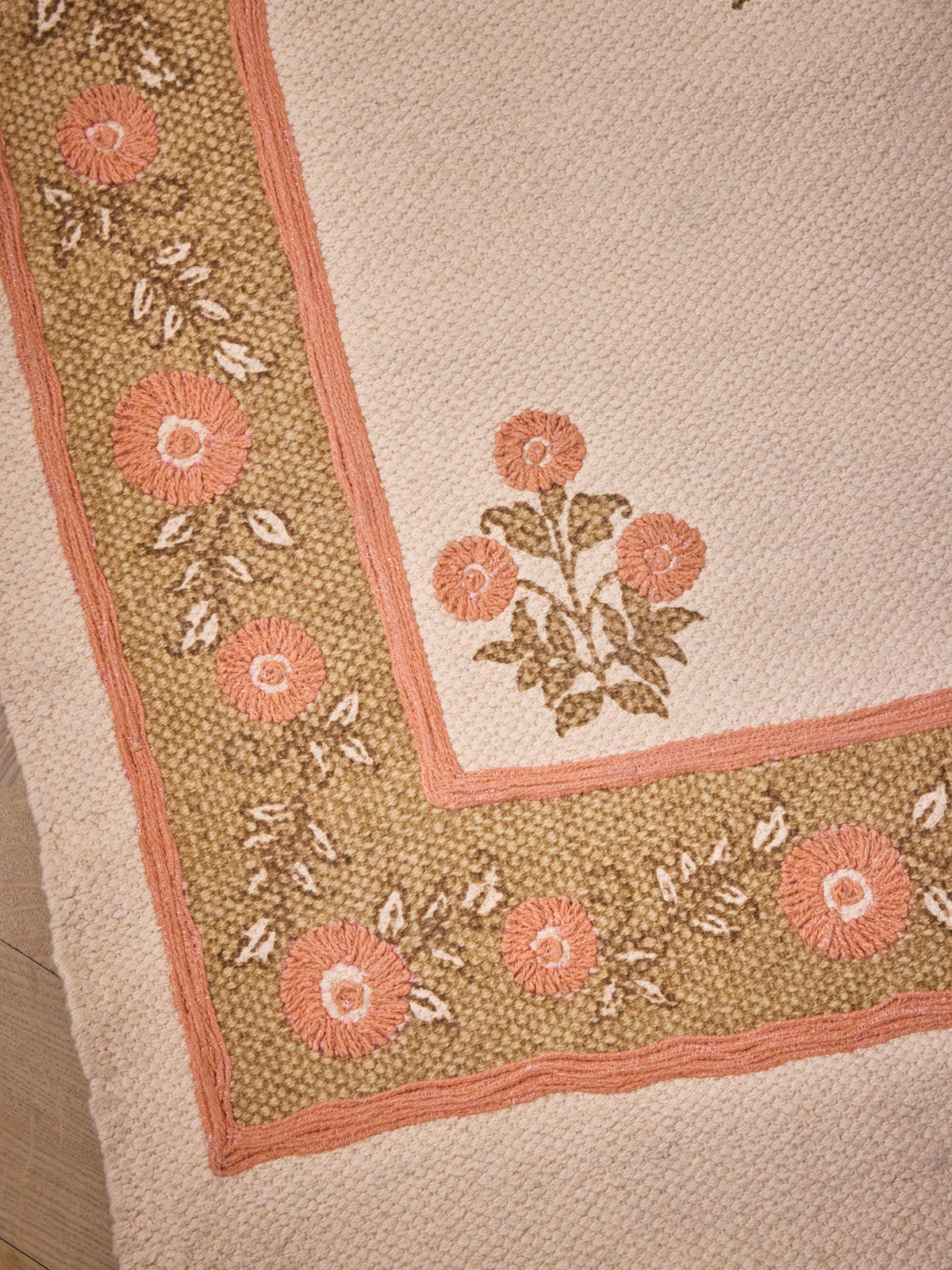Tapis Agathe en coton brodé - Petit modèle