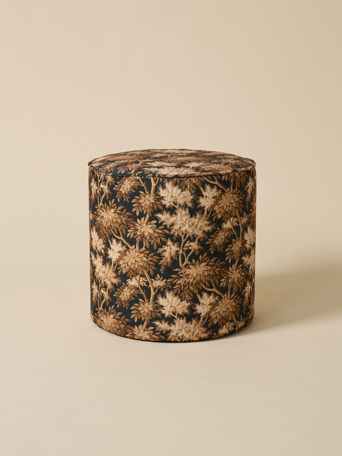 Pouf tapissier à motifs
