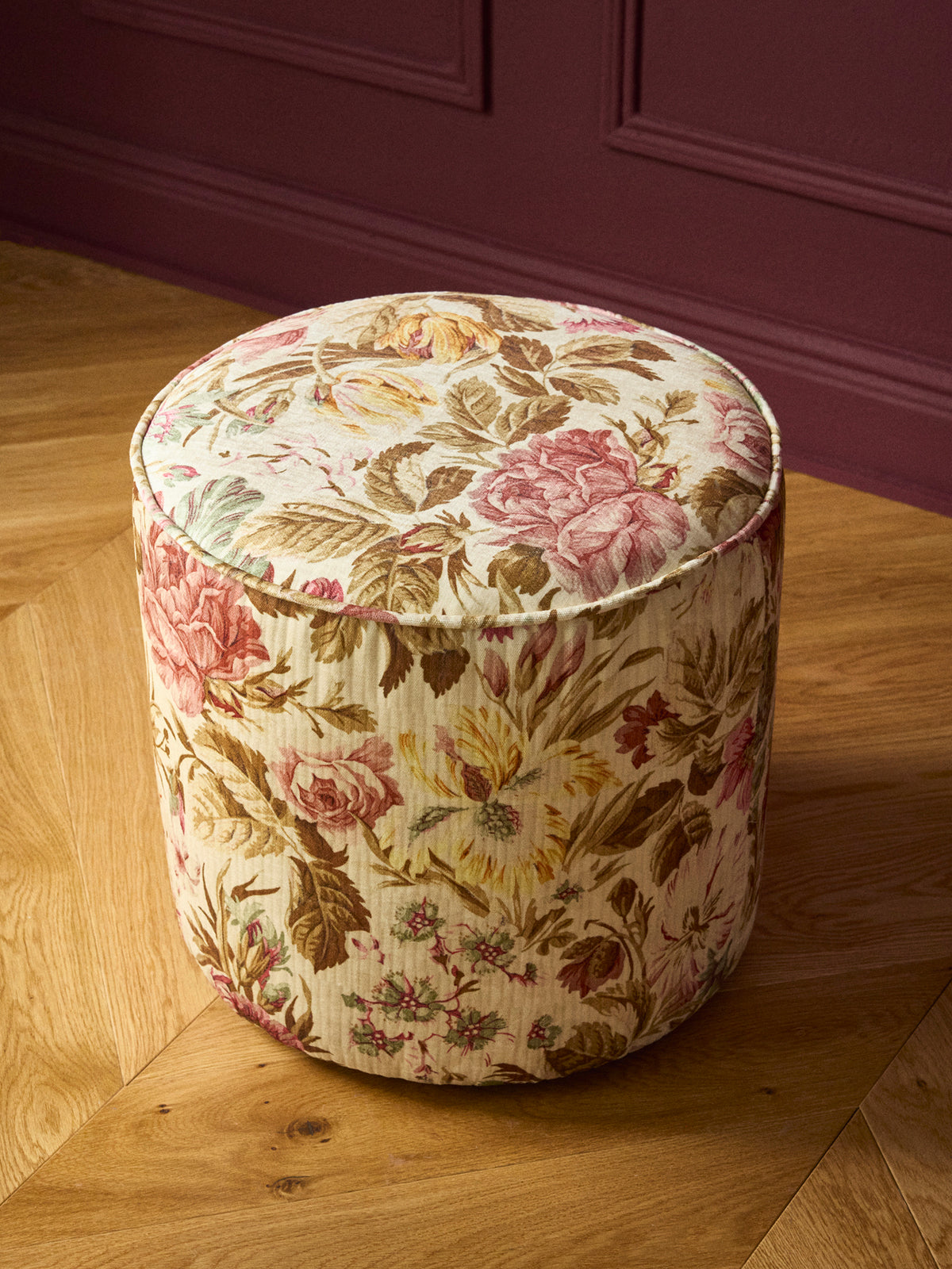 Pouf tapissier à motifs