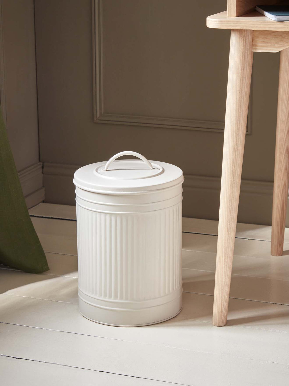 Paper waste basket