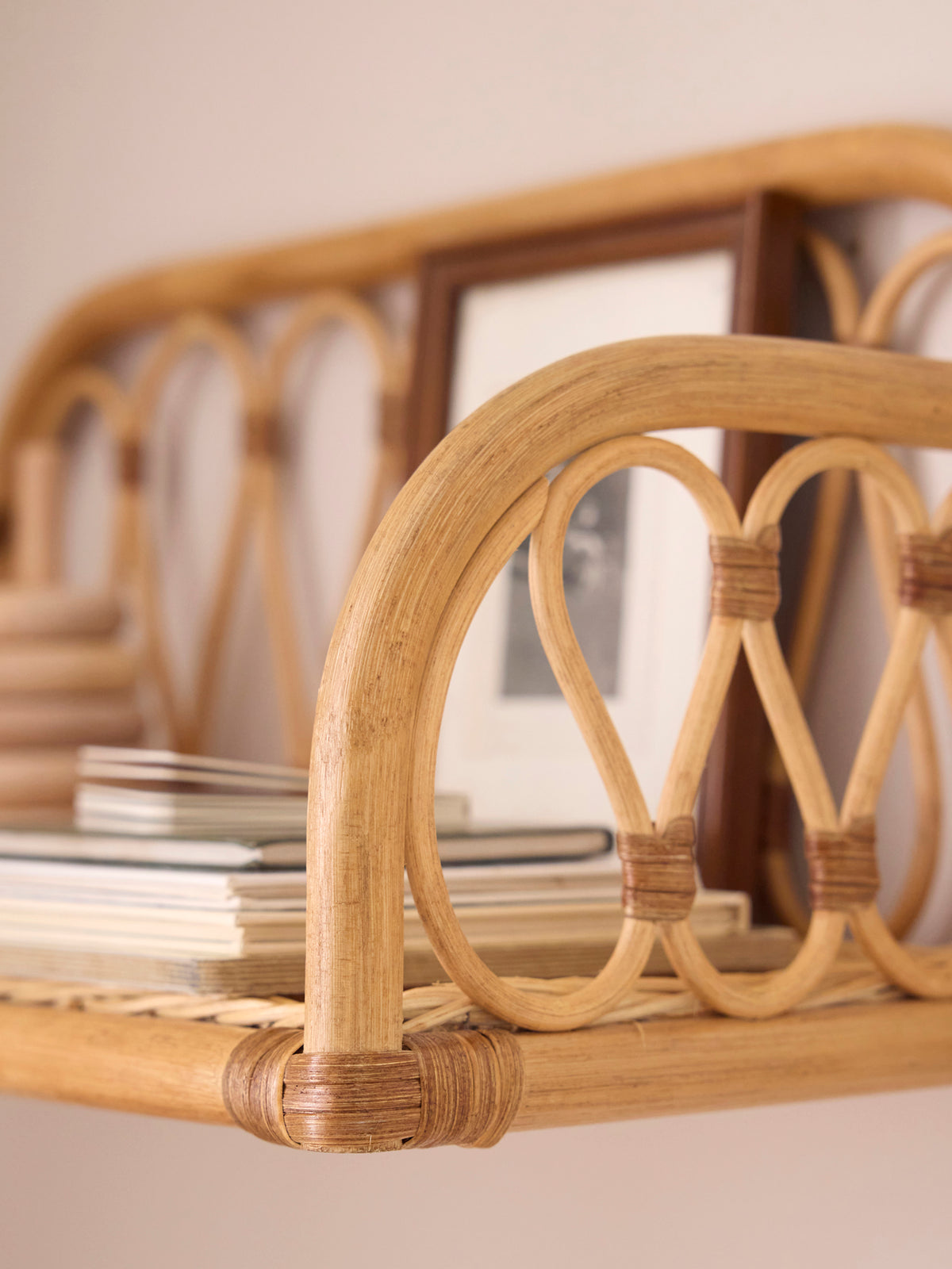 Rattan shelving unit "Lou"