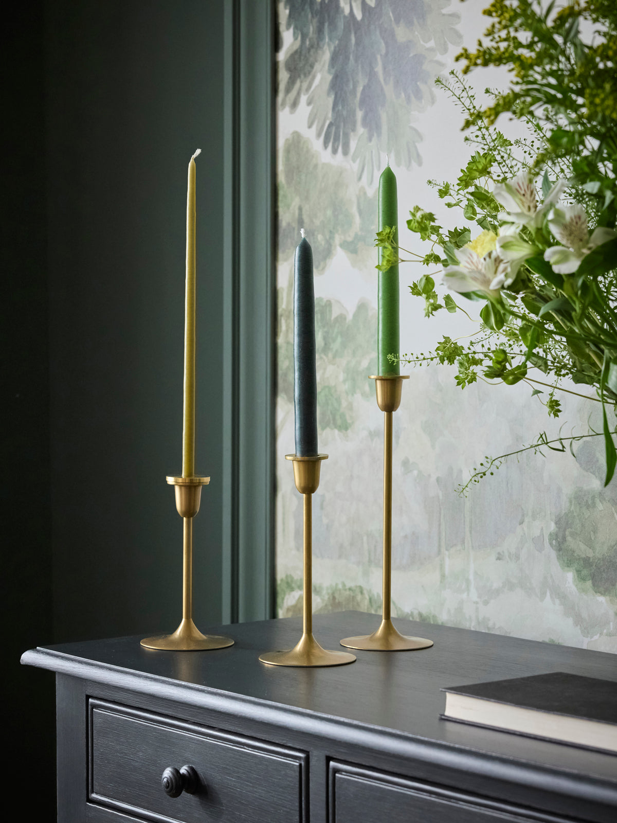Brass Elegant Candle Holder - Medium Size