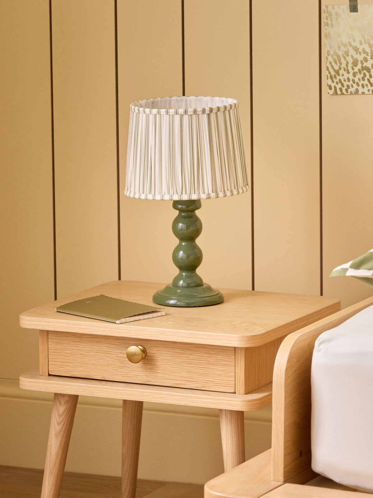 Pleated lamp shade with stripes - small
