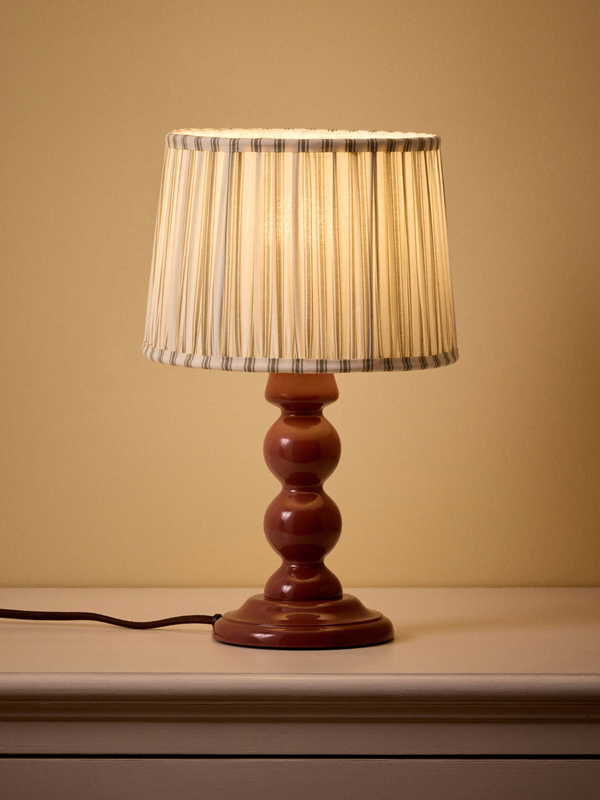 Pleated lamp shade with stripes - small