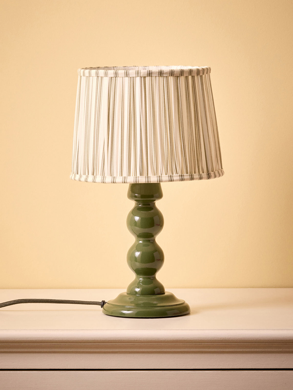 Pleated lamp shade with stripes - small