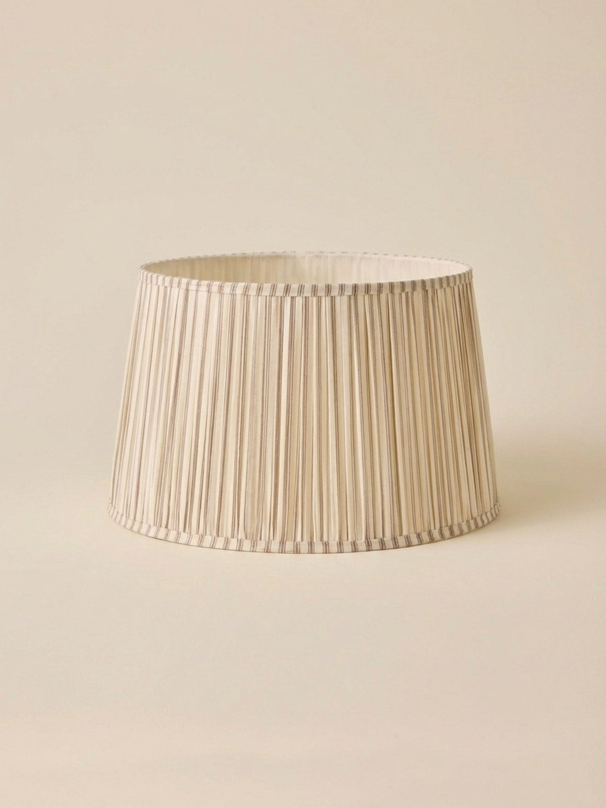 Pleated lamp shade with stripes - small