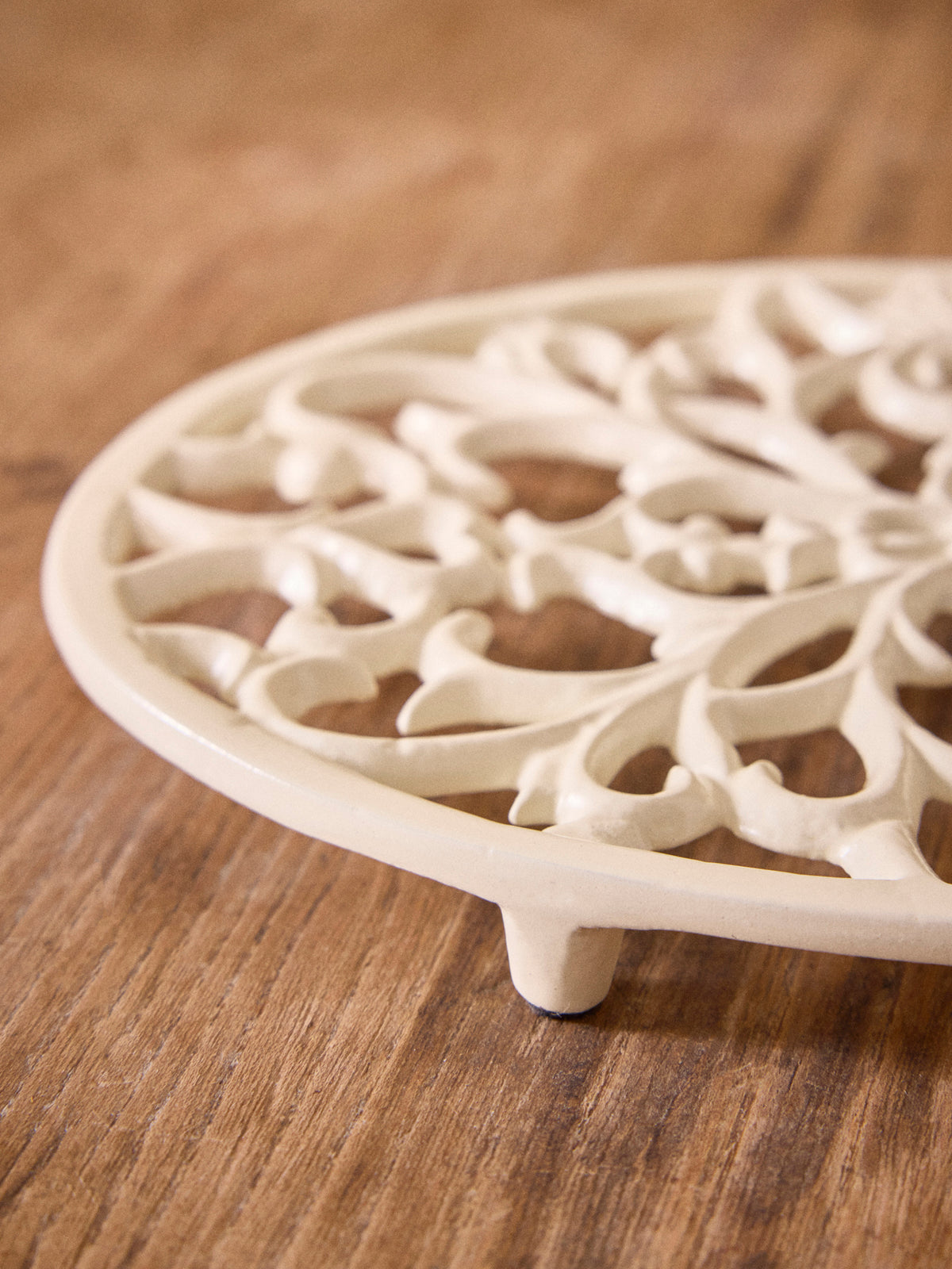 Oval cast trivet