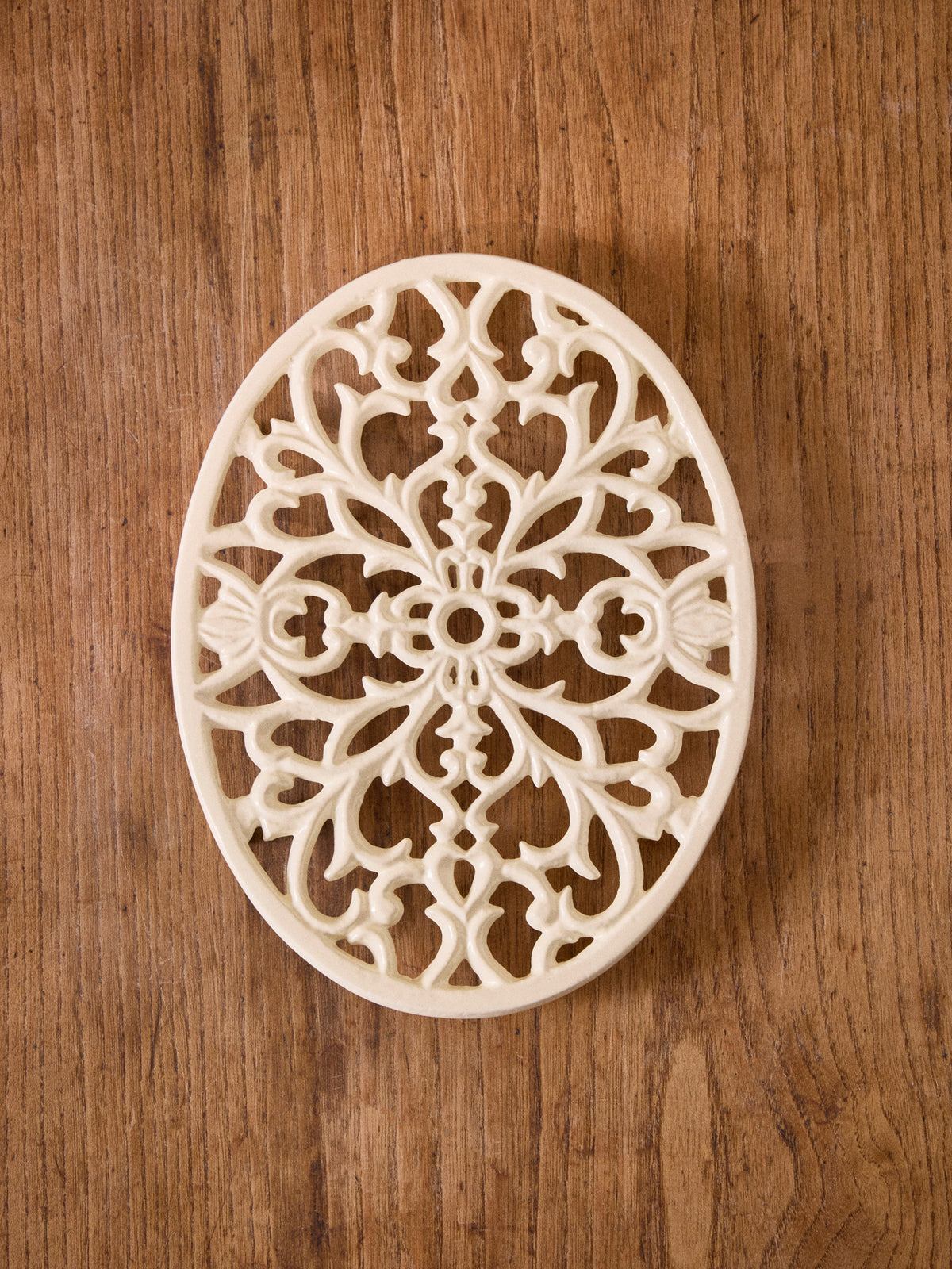 Oval cast trivet