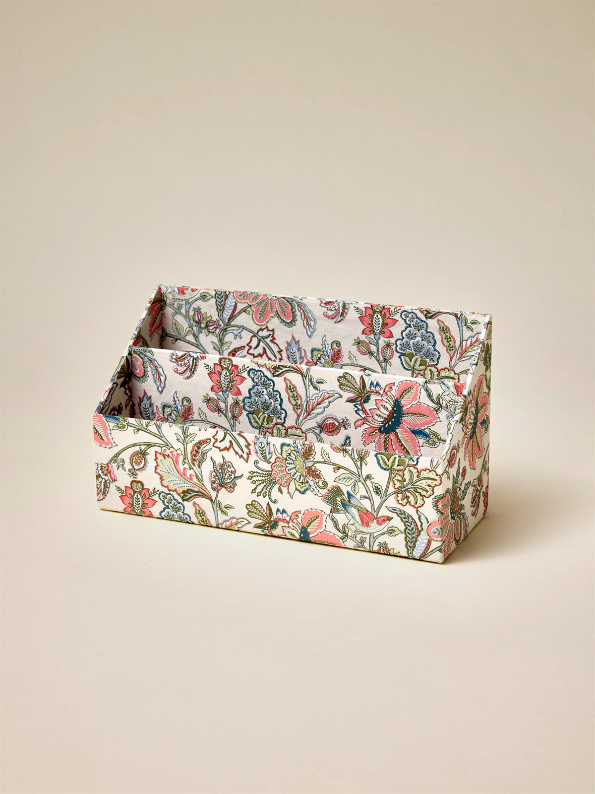 Range courrier en papier
