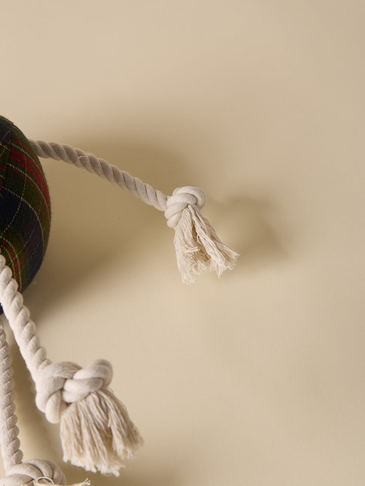 Tartan-print dog ball - Fancy Paws Collection