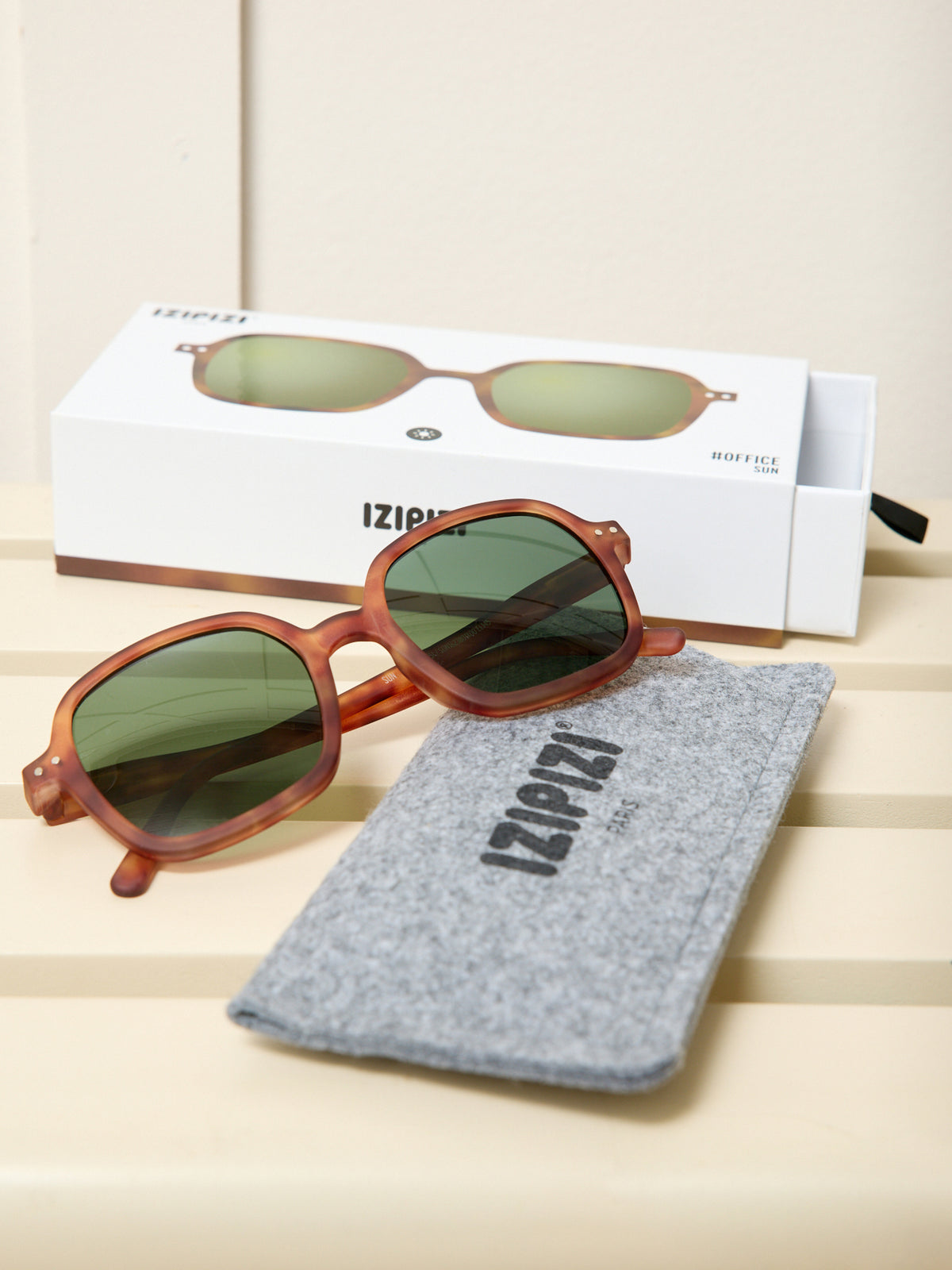 Lunettes de soleil femme IZIPIZI©