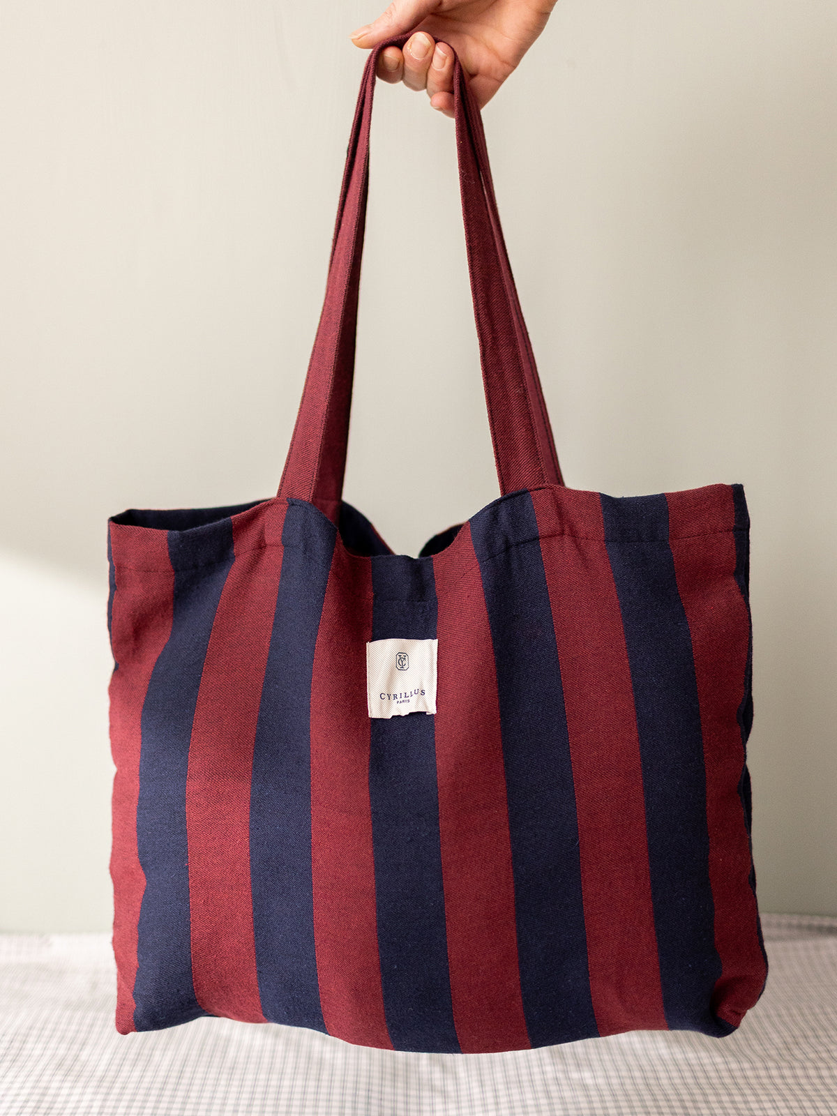 Shopping bag made with recycled fibers