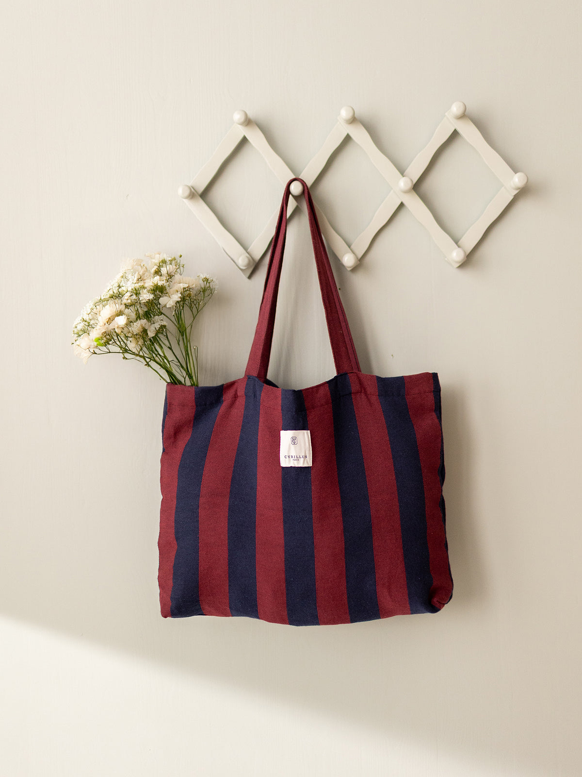 Shopping bag made with recycled fibers