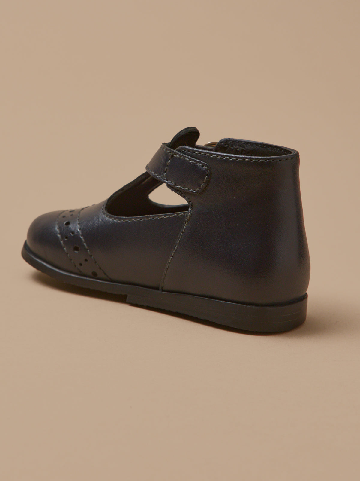 Baby's leather T-strap shoes