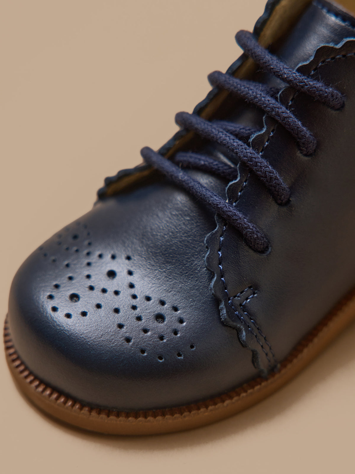 Bottines bout fleuri cuir bébé