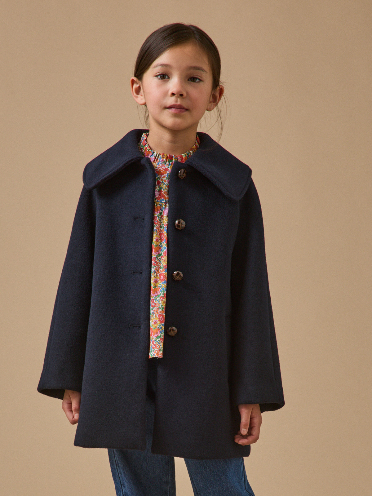 Girl's wool coat with large collar
