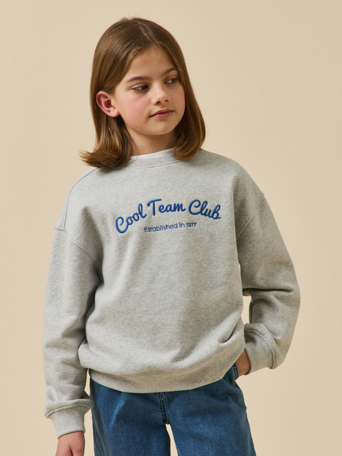 Girl's embroidered sweatshirt - The Junior Collection