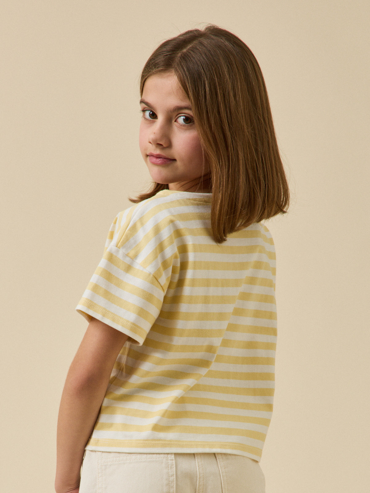 Girl's T-shirt with lettering - The Junior Collection