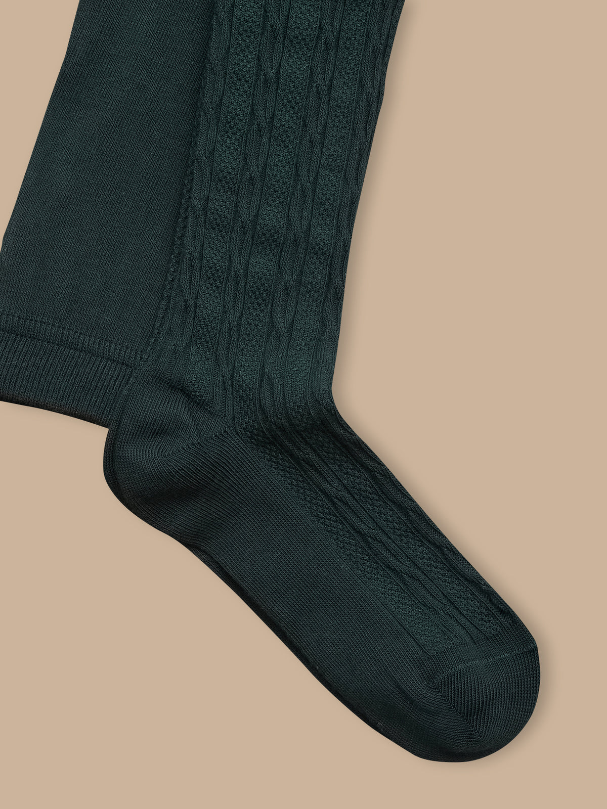 Girl's cable-knit tights