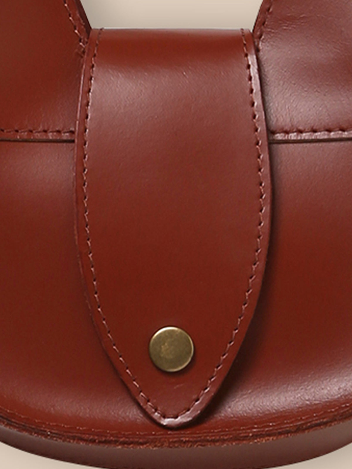 Girl's leather squirrel bag