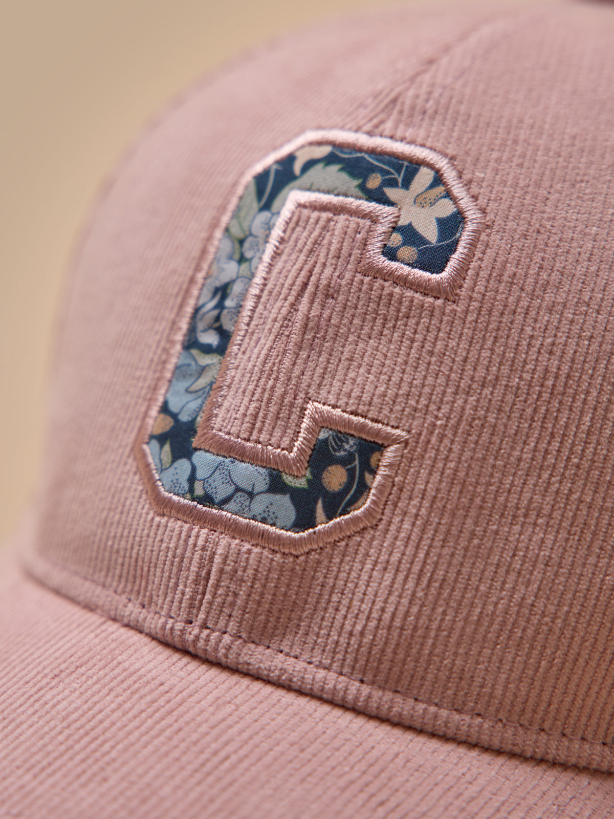 Girl's corduroy cap