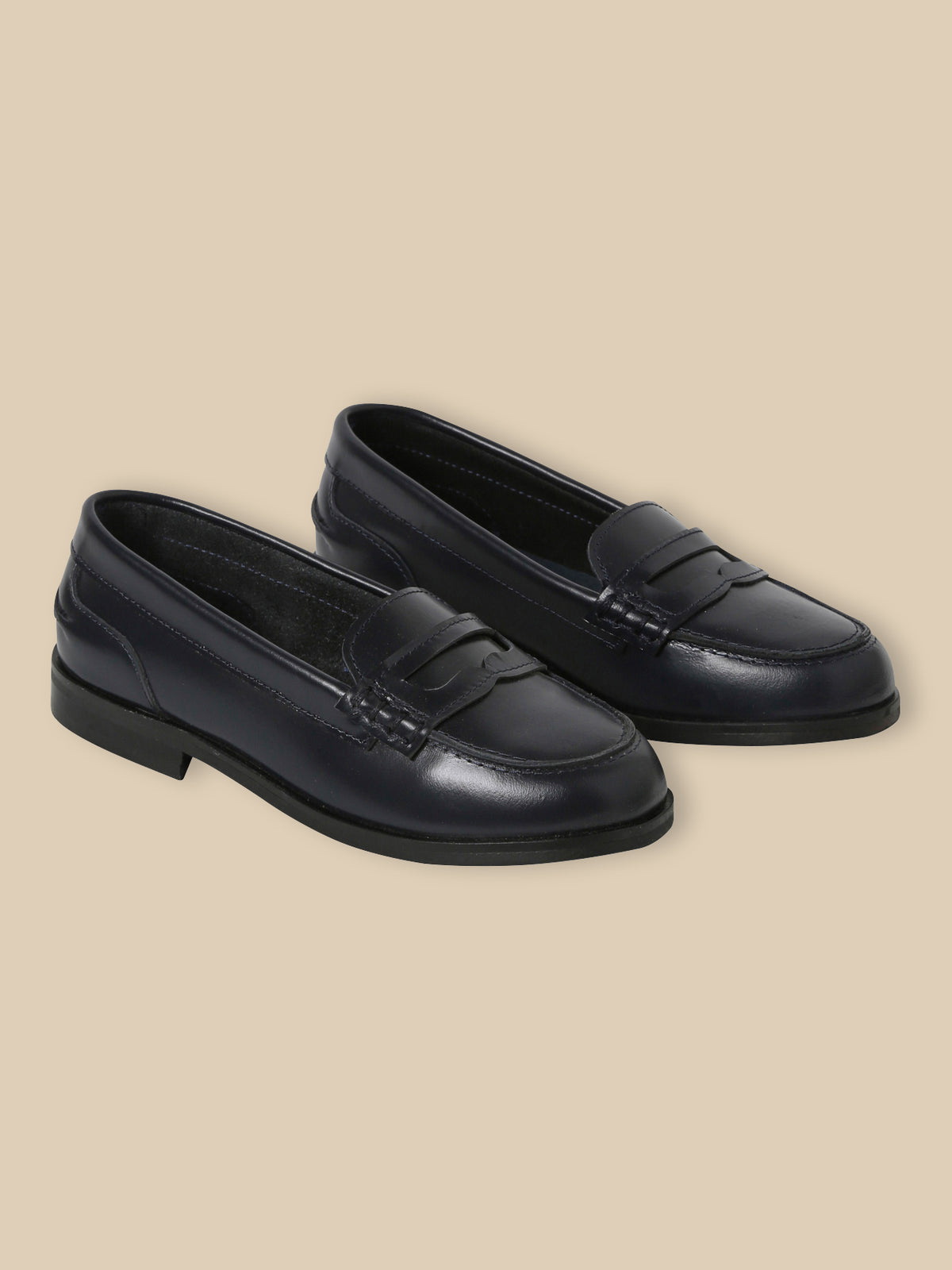 Girl's leather loafers