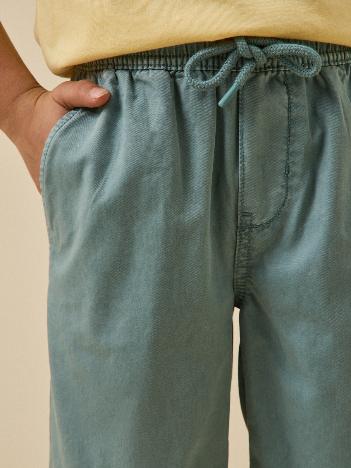 Boy's Bermuda shorts with elastic waistband