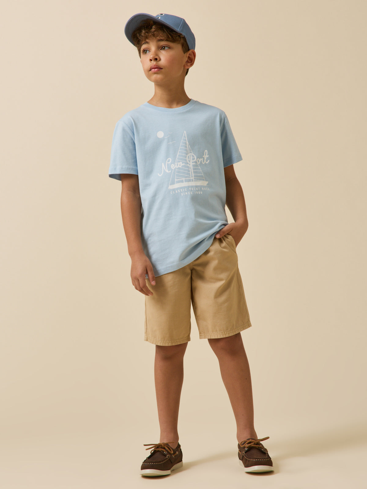 Boy's Bermuda shorts with elastic waistband