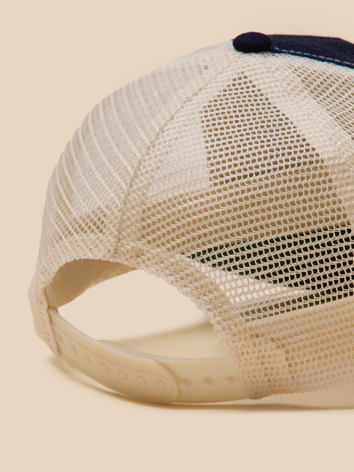 Junior mesh cap