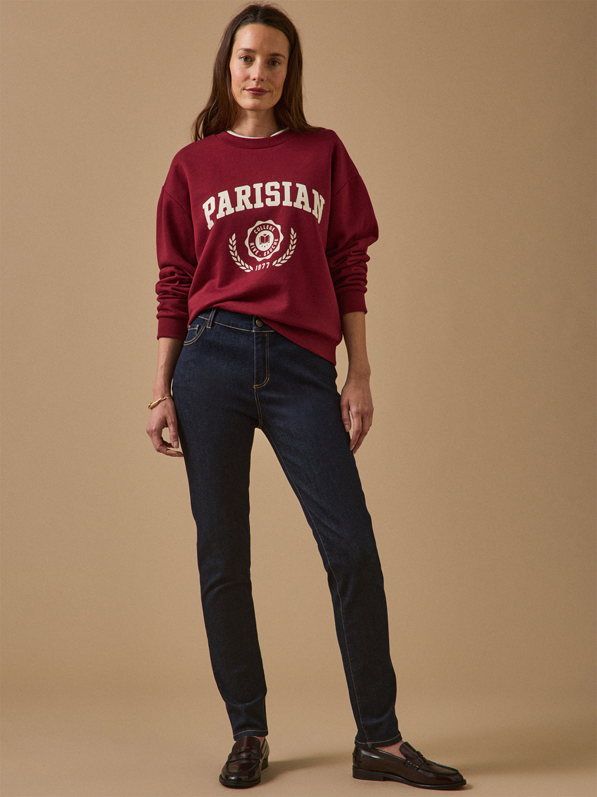LOOKBOOK_DENIM_FEMME_SLIM_BRUT_AVEC_SWEAT_PARISIAN_70ecc607-3795-4b37-a2aa-721cdacf325f